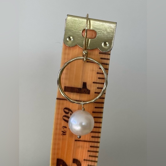 Stella & Dot - Grace Pearl Bracelet and Earrings Set - Picture 5 of 7